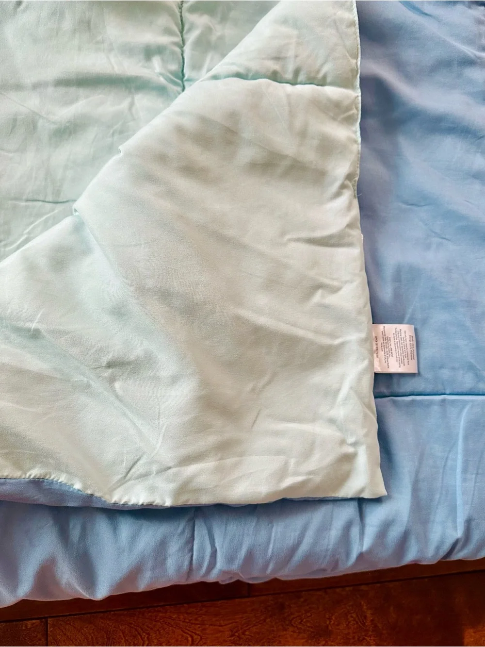Mint green and light blue Twin XL comforter, mattress cover and fitted sheet